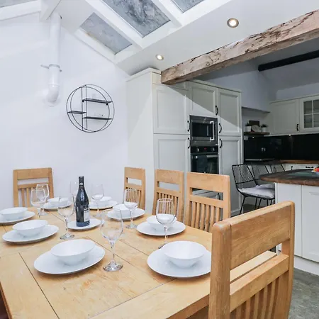 No 2 The Flags * Grange-over-Sands