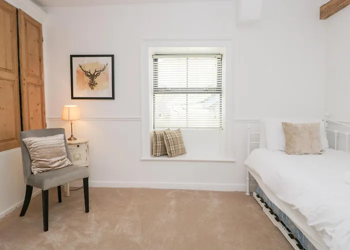 Holiday home No 2 The Flags *